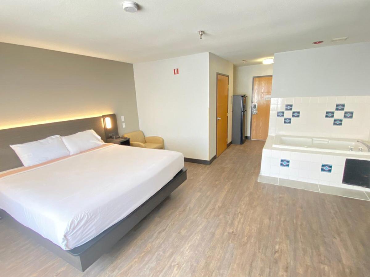 Pinetop Studio Suites 外观 照片