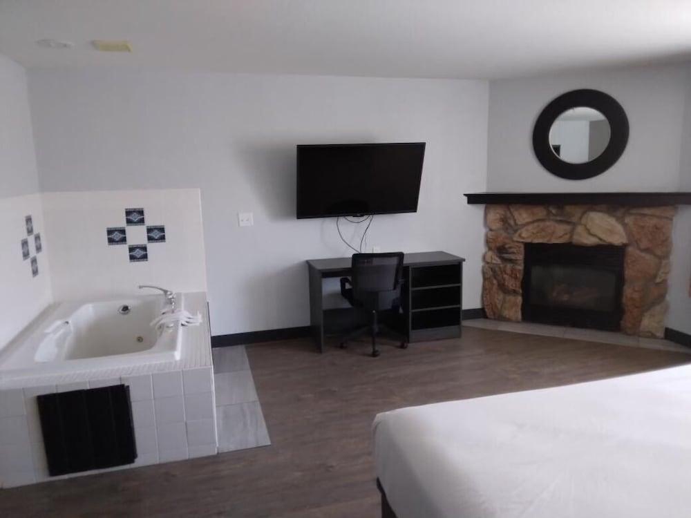Pinetop Studio Suites 外观 照片