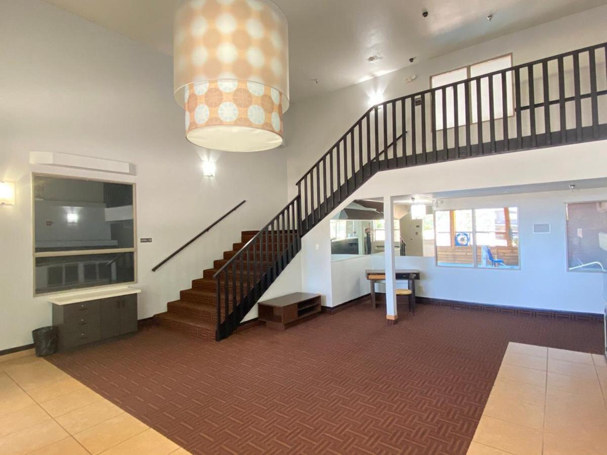 Pinetop Studio Suites 外观 照片