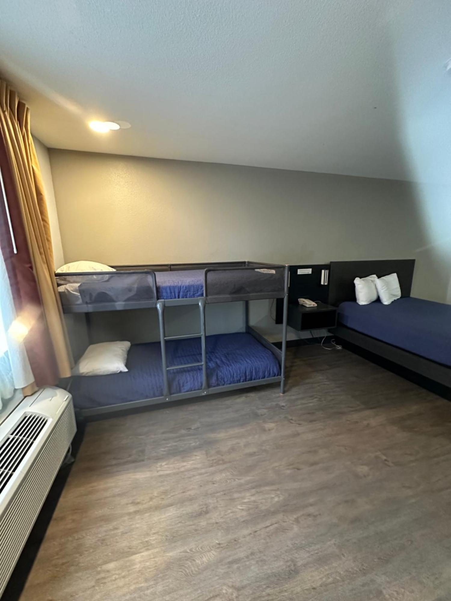 Pinetop Studio Suites 外观 照片