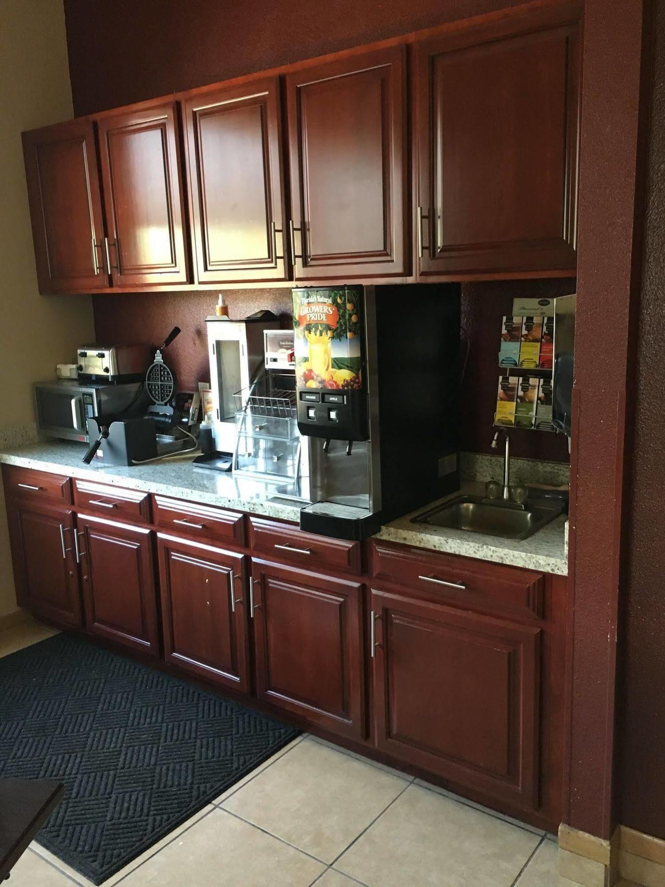 Pinetop Studio Suites 外观 照片